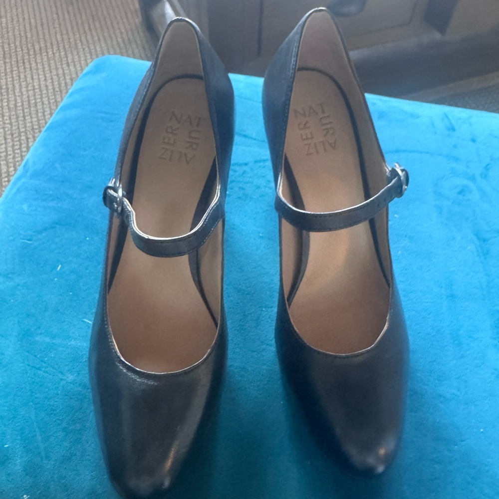 Naturalizer Black Mary Jane Pumps